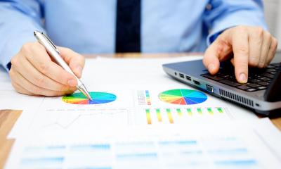 Managing your cash flow - checklist person budgeting
